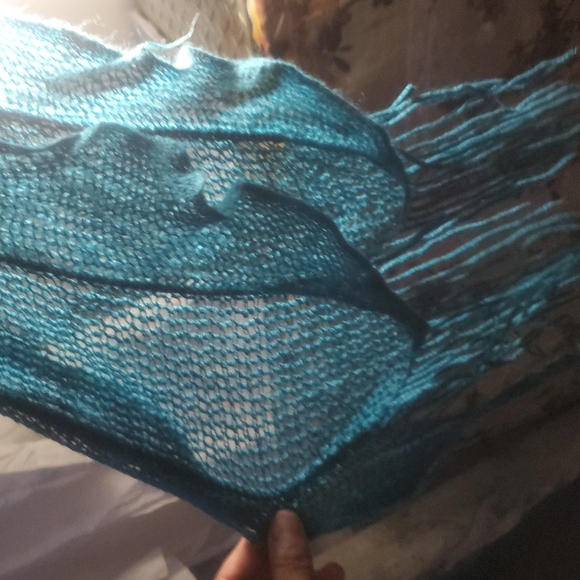 TEAL RUFFLES SCARF - Picture 4 of 4